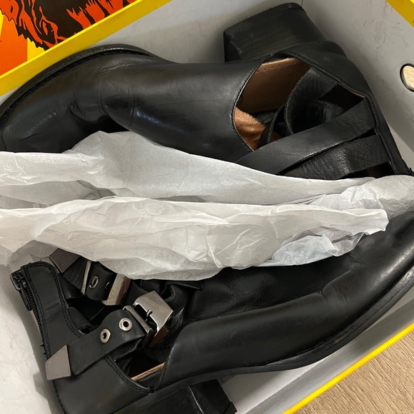 Jeffrey Campbell Everly Black Leather Cutout Ankle Booties - Picture 2 of 10